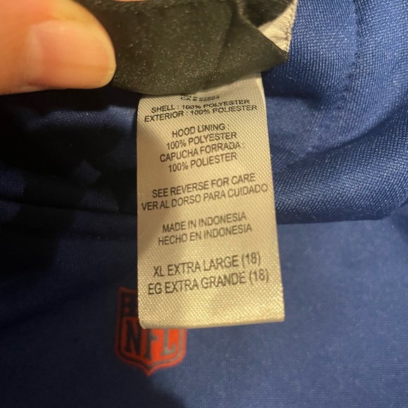 NY giants sweatshirt - Picture 3 of 3